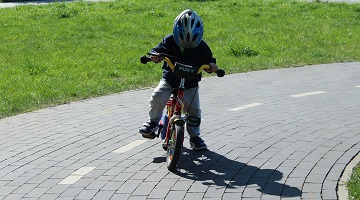 Why children should wear cycle helmets